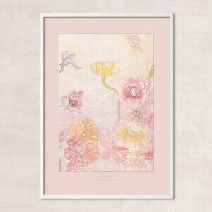 plakat Büyük Hotel, blå, grå, lyseblå, pink, blush, beige, pastel, douce, støvet, Blomsterplakat, art by Sanne Tot, skandinavisk design, støvede pastel farver, vægdekoration, luksuriøst hotel, kvalitetsplakat, bæredygtig kunst, moderne boligindretning.